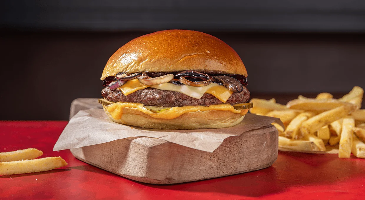 TONY ROMA'S: BEER & CHEESE BURGER